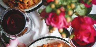 Made with LOVE : Set the table for MOM with a delicious dinner at home