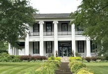 Travel: 48 Hours in Nashville Part One: Bar-B-Que with a Side of Two Mansions