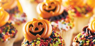 Baking Coach: Pumpkin Cupcakes with Chocolate Fudge Frosting
